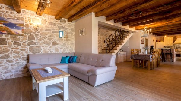 Beautiful Villa Bogovski Dvori with a rustic touch on Krk