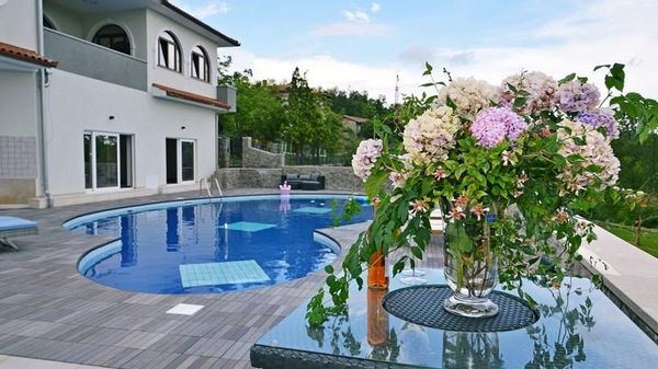 Spacious Villa Jasmin with a pool and a wellness area near Opatija