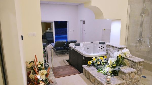 Spacious Villa Jasmin with a pool and a wellness area near Opatija