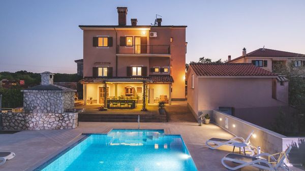 Quiet Villa Jele with a pool and an authentic 'tavern' on Krk