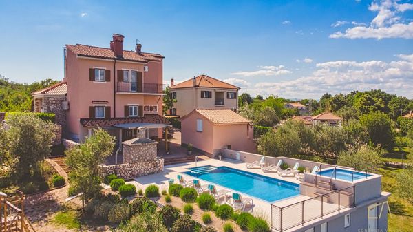 Quiet Villa Jele with a pool and an authentic 'tavern' on Krk