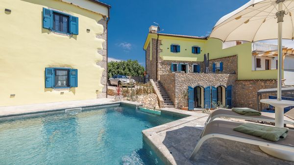 Villa Melary with Pool & Jacuzzi