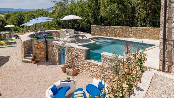 Villa Melary with Pool & Jacuzzi