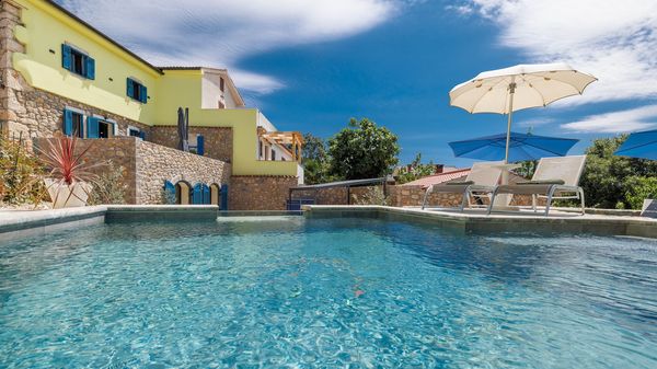 Villa Melary with Pool & Jacuzzi