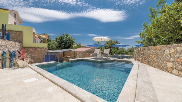 Villa Melary with Pool & Jacuzzi