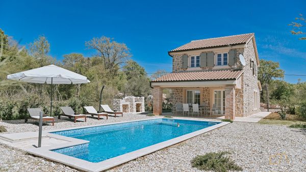 Bezaubernde Villa Pepina mit rustikalem Hauch und Pool auf Krk