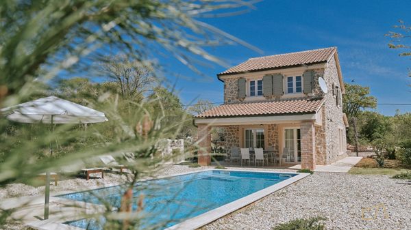 Bezaubernde Villa Pepina mit rustikalem Hauch und Pool auf Krk