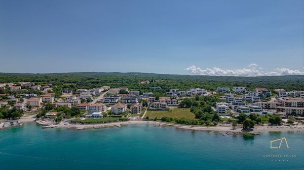 Villa Prova 1 am Strand mit Innen- und Außenpool auf Krk