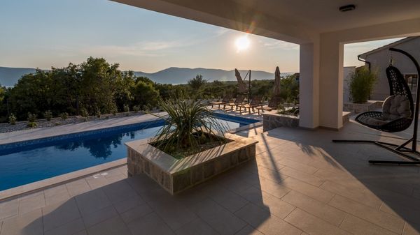 Moderne Villa Viktorija mit Meerblick und Pool auf Krk