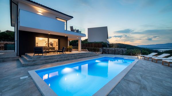 Villa Volare with Stunning Views