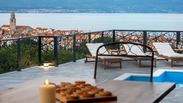 Villa Volare with Stunning Views