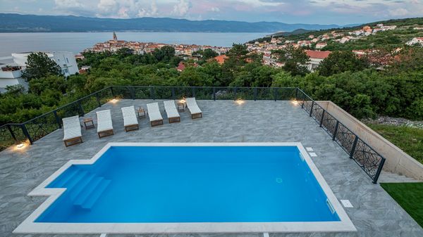 Villa Volare with Stunning Views