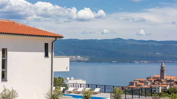 Villa Volare with Stunning Views