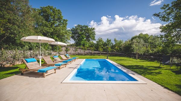 Village Villa M mit einem Hauch von Tradition und Pool auf Krk