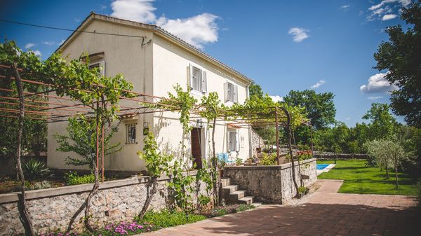 Village Villa M mit einem Hauch von Tradition und Pool auf Krk